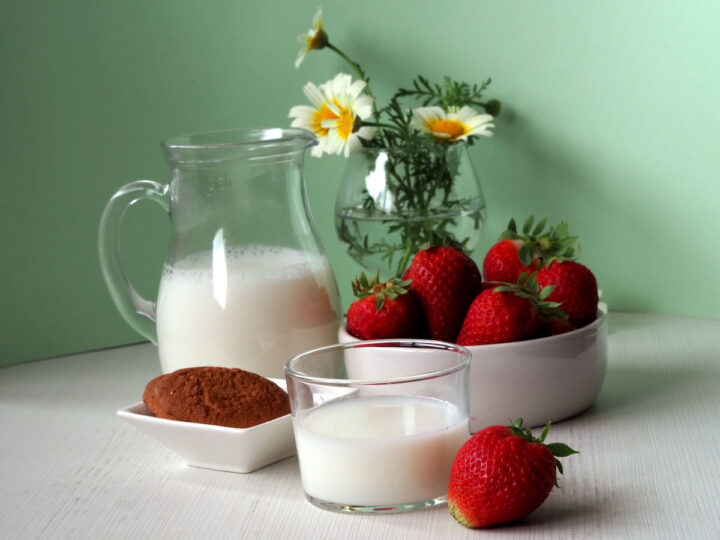 Breakfast with milk and strawberries