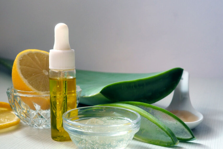 homemade-cosmetics-for-face-and-body-skin-care-with-aloe-vera-and-honey-551
