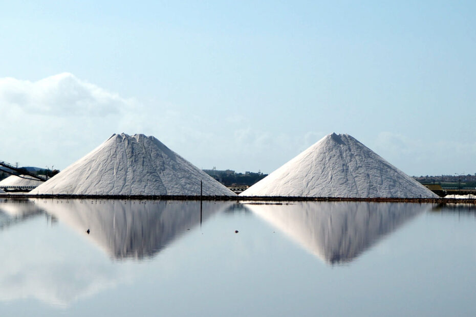 salt-mountains-against-the-blue-sky-and-water-017
