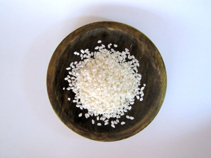 Raw white rice, grains